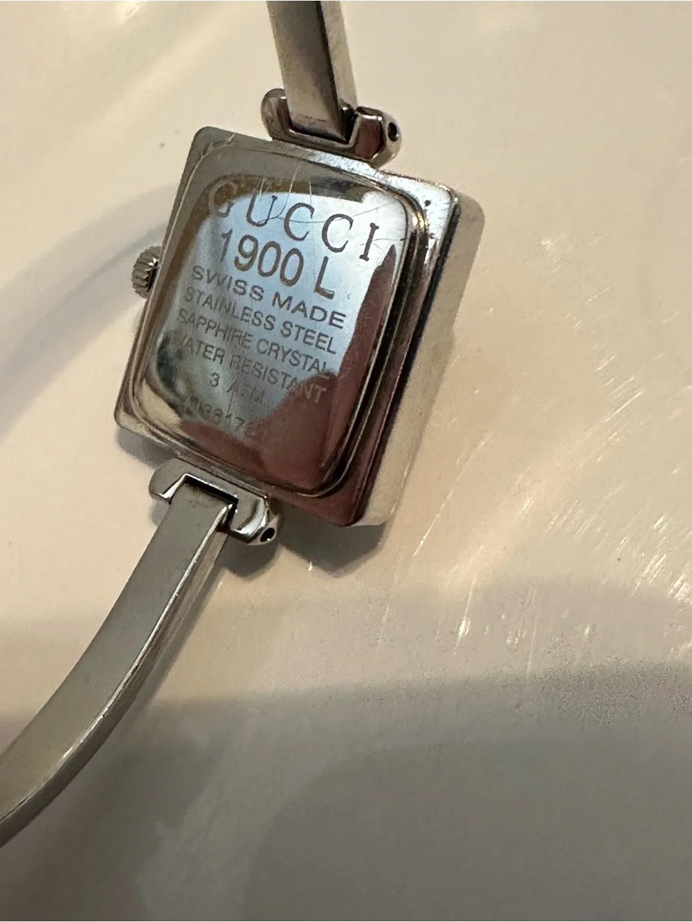 Gucci 1900L Swiss Bangle Watch